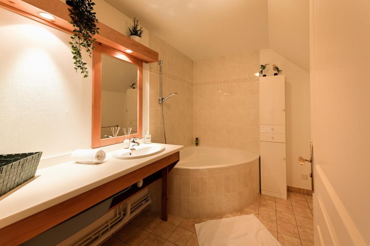 The Green Fee Close To The Golf Course And 5 Minutes From The Lake Giez Exterior foto